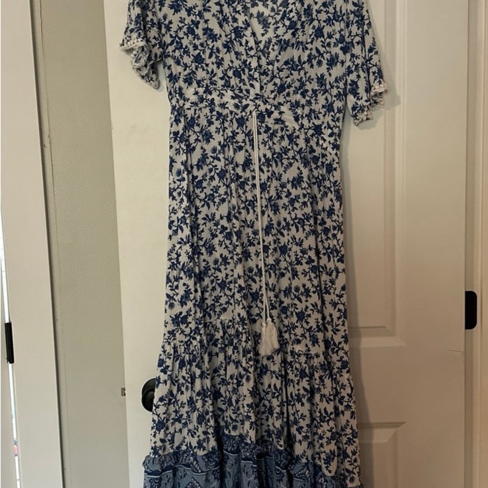 Source Unknown Blue and White Floral Maxi Dress